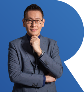 RICO老師形象照，分享天賦數字與潛意識溝通理念